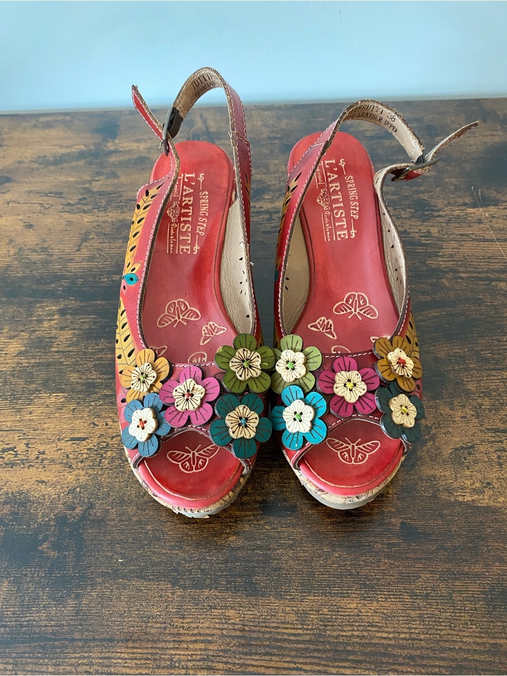 L'Artiste Spring Step Red Floral Leather Platform Sandals
